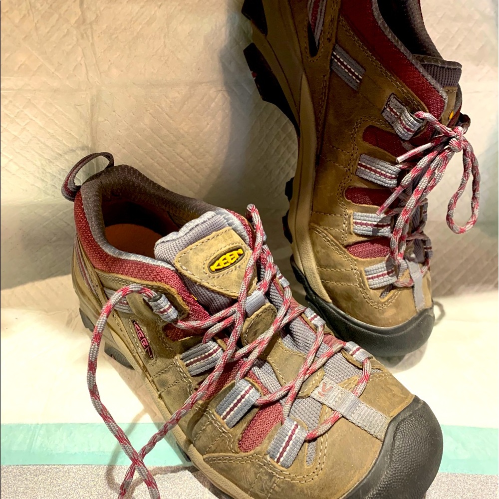 Women’s shoes